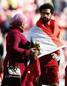 محمد صلاح وزوجته
