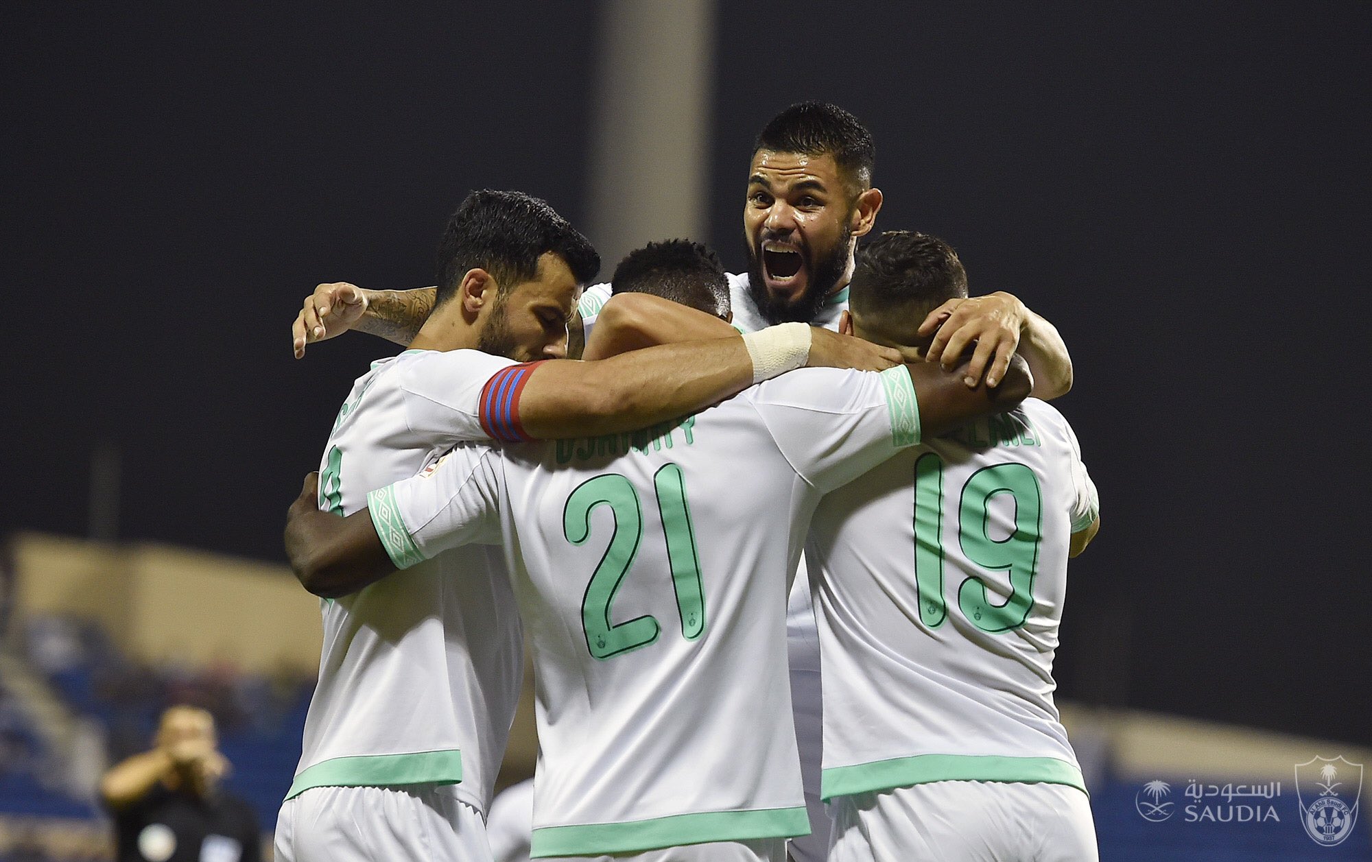 الأهلي يستعيد توازنه بالفوز على الفتح في الدوري السعودي فيديو ستاد الأهلي