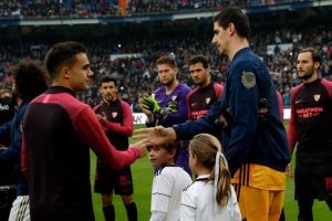 لاعبي إشبيلية