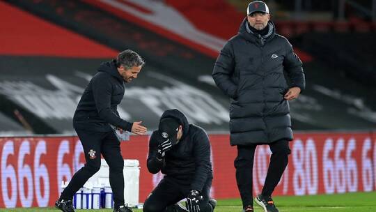 مدرب ساوثهامبتون يدخل في نوبة بكاء بعد الإطاحة بليفربول ..وإنجز يعلق(فيديو)