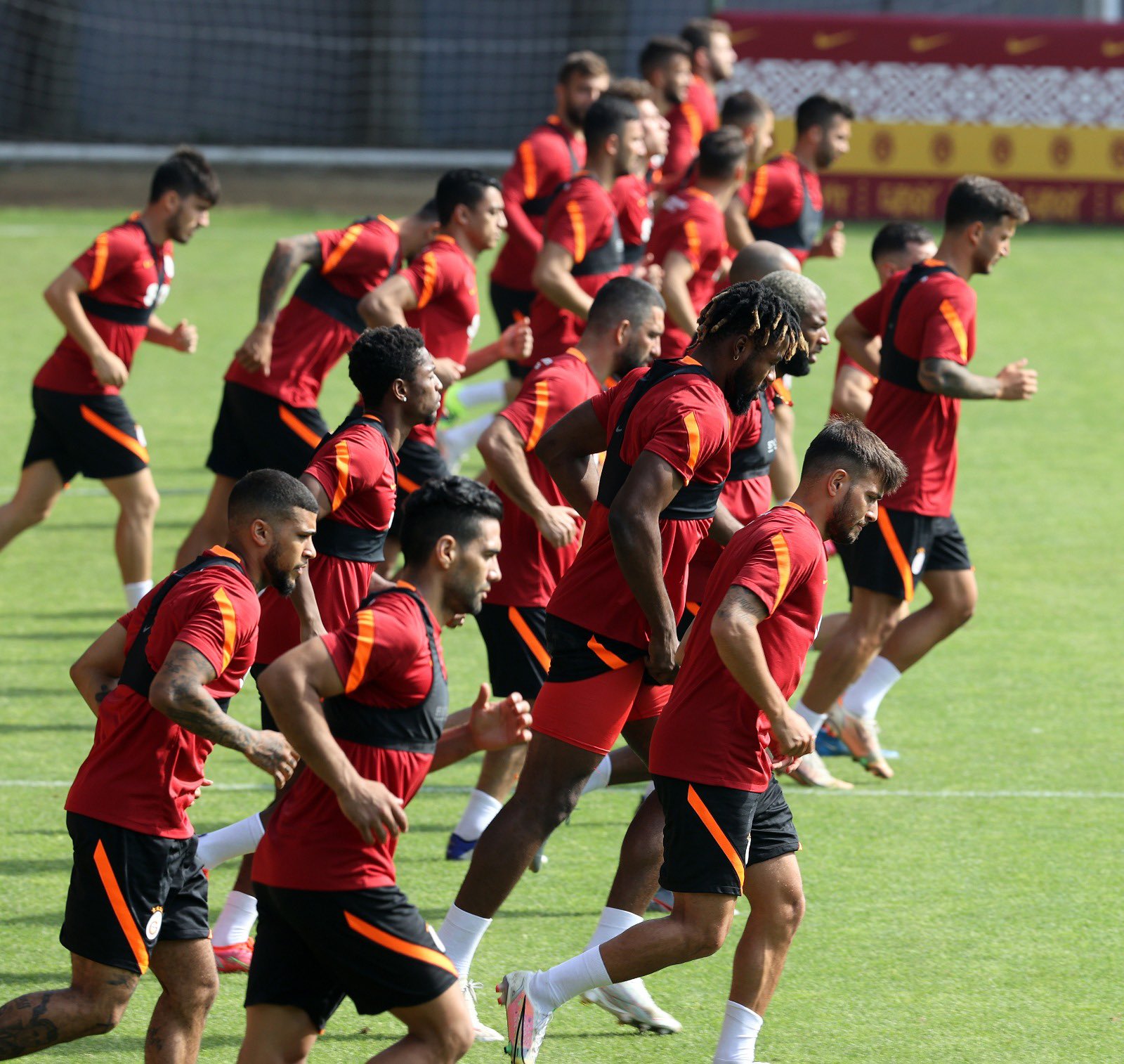 مفاجأة مدوية في موقف تفعيل عقد  نجم منتخب مصر  مع جالاتا سراي