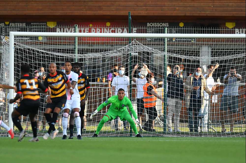 باريس سان جيرمان يفوز وديا بقيادة الوافد المغربي الجديد (فيديو)