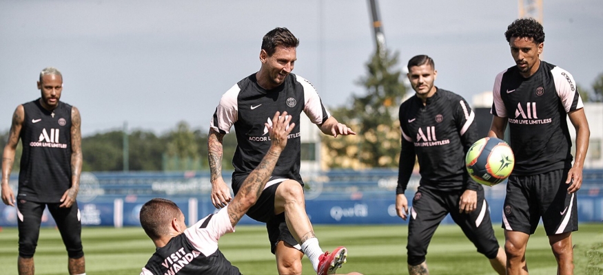 شاهد ..ميسي يتألق فى تدربيات سان جيرمان قبل ظهوره الأول (فيديو)