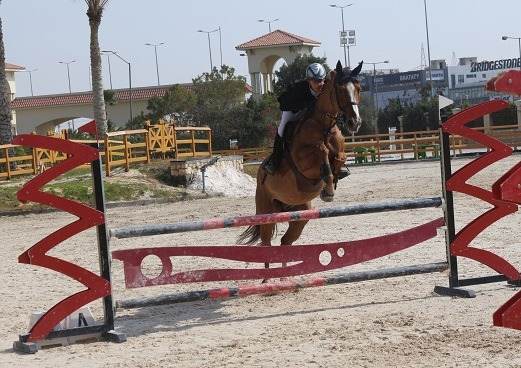 فرسان الهيئات الرياضية يشيدون بتنظيم الحلقة السابعة من بطولة الجمهورية للفروسبة
