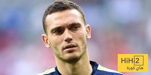 لاعب برشلونة السابق يشيد بقوة فريق البارسا الحالي