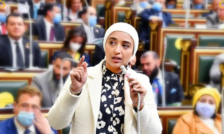 النائبة أميرة أبوشقة تعترض على تعديلات المادة 105 وتنسحب من الجلسة العامة للبرلمان