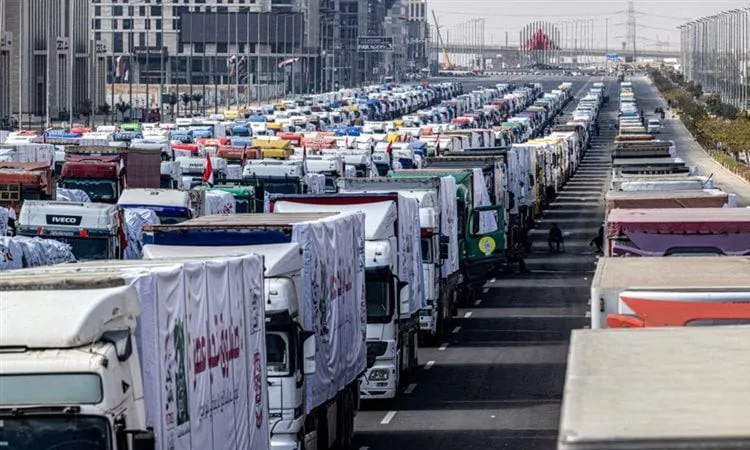 بدء دخول المساعدات الإغاثية لقطاع غزة من مصر