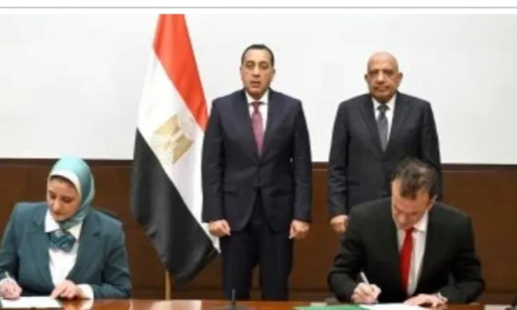<p><strong>كيف يعزز الربط الكهربائي بين مصر وأوروبا مكانة البلاد كمركز طاقة؟</strong></p>
