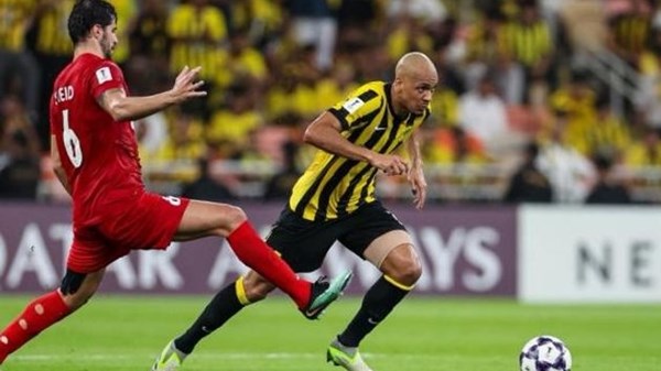 الاتحاد يرفض الاقتراب من صدارة الدوري السعودي
