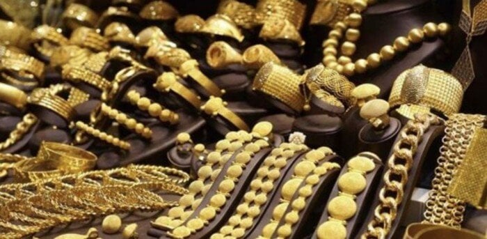 قفزة جنونية لعيار 21 الآن.. صدمة جديدة في سعر الذهب اليوم الخميس 16 أكتوبر 2025