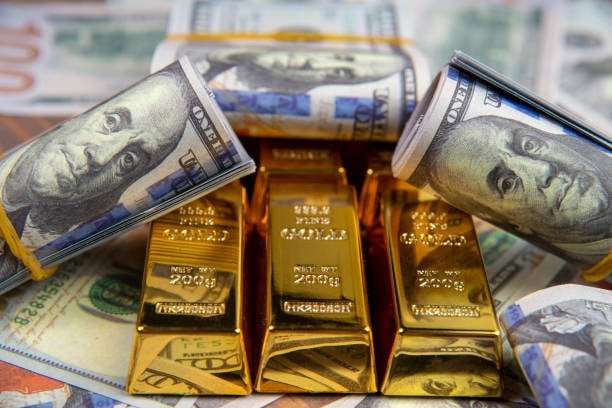 سعر الذهب والدولار الآن في مصر.. ارتفاع «الأصفر» واستقرار «الأخضر»