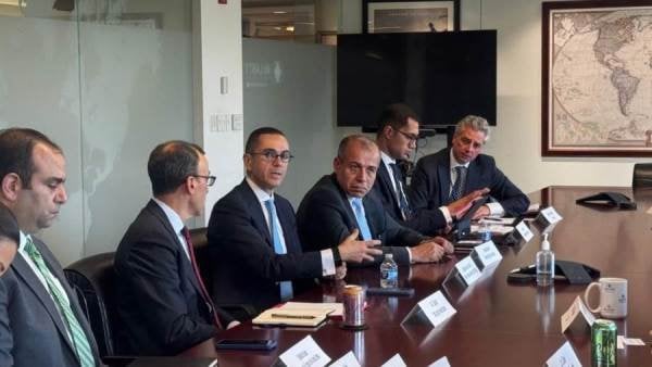 وزير الاستثمار يعقد مائدة مستديرة مع شركة الاستشارات الدولية McLarty Associates وكبار المستثمرين