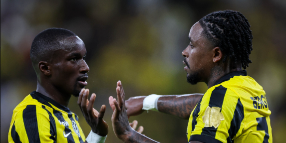 أداء لاعبي الاتحاد ضد شباب الأهلي: تحليل للمباراة وأبرز اللحظات