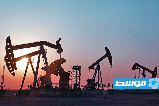 أسعار النفط تتراجع متجهة نحو خسارة أسبوعية