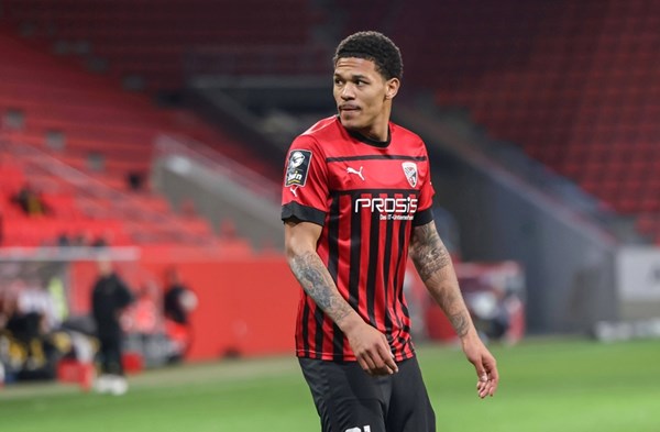 لاعب كوتبوس يصف تعرضه للإساءة بـ«الصدمة والعار»