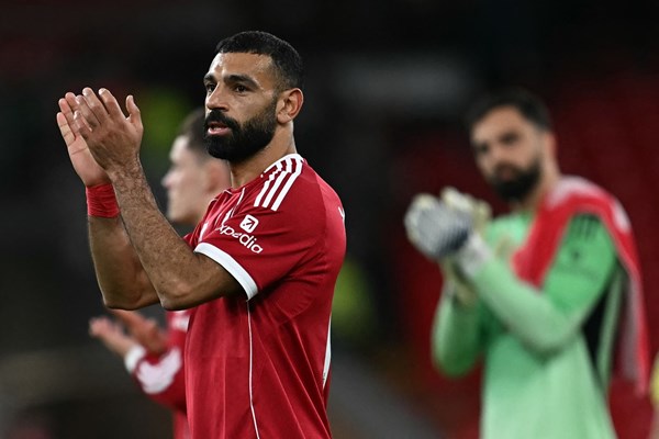 صلاح يعادل أسطورة مانشستر يونايتد بـ «المساهمة 276»
