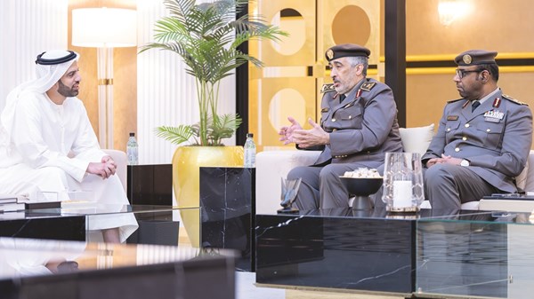 ولي عهد رأس الخيمة: تعزيز كفاءة العمل المؤسسي وتلبية تطلعات المتعاملين