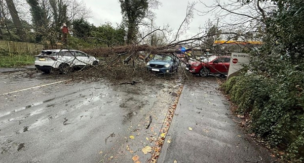 حادث كبير في بريطانيا مع استمرار تداعيات العاصفة كلوديا