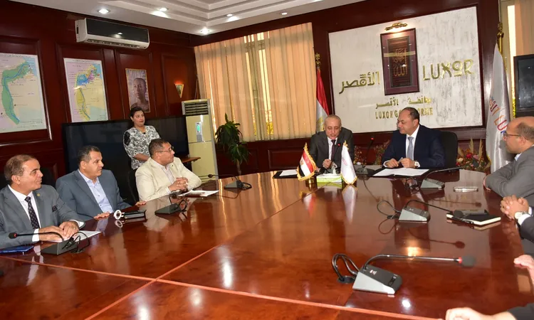 انطلاقة جديدة للتنمية الصناعية في الأقصر بتوقيع عقود مشروعات جديدة بين تنمية الصعيد والمحافظة