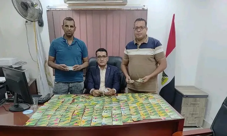 ضبط 402 بطاقة تموينية بمخبز بلدي بغرض التربح الغير مشروع والاستيلاء على الدعم بالأقصر