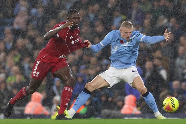 مانشستر سيتي ينصب السيرك أمام ليفربول