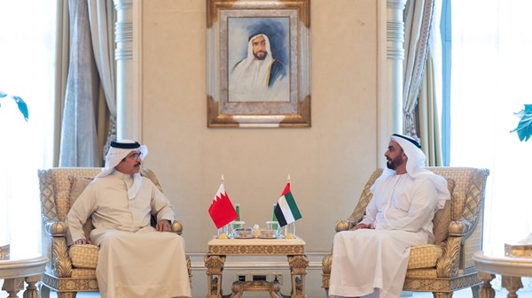 سيف بن زايد يلتقي عدداً من وزراء الداخلية على هامش اجتماع التحالف الأمني الدولي في أبوظبي