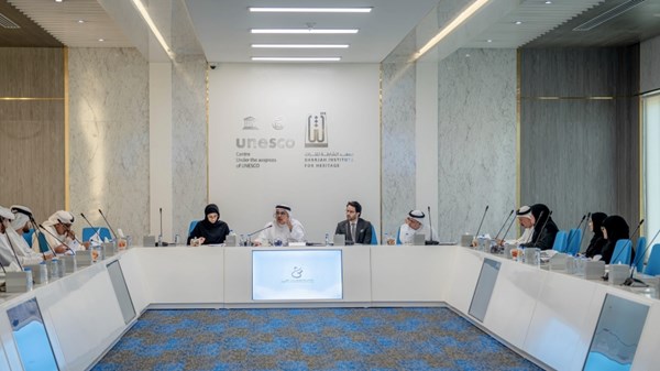 «أمناء الشارقة الدولية للتراث الثقافي» يبحث تعزيز مكانة الجائزة عالمياً