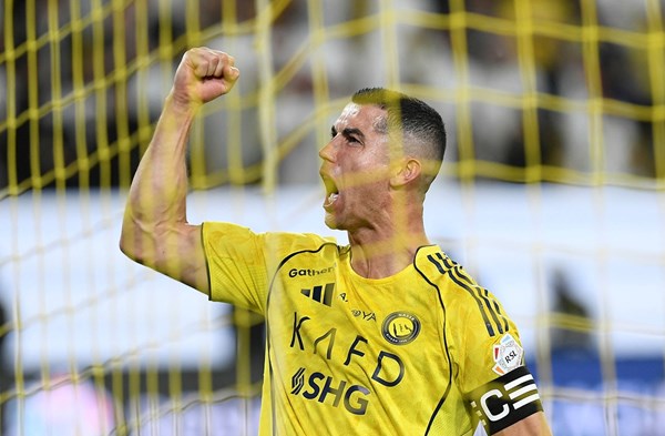 رونالدو يكشف عن نيته الاعتزال