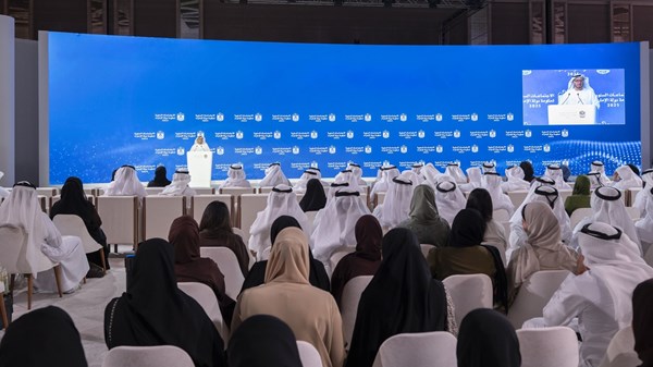 أنور قرقاش: الإمارات بقيادة محمد بن زايد رسخت مكانتها الدولية كقوة ناعمة مؤثرة في صياغة مستقبل المنطقة والعالم