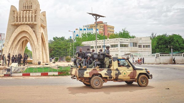 مقتل 14 مدنياً بهجوم إرهابي في مالي