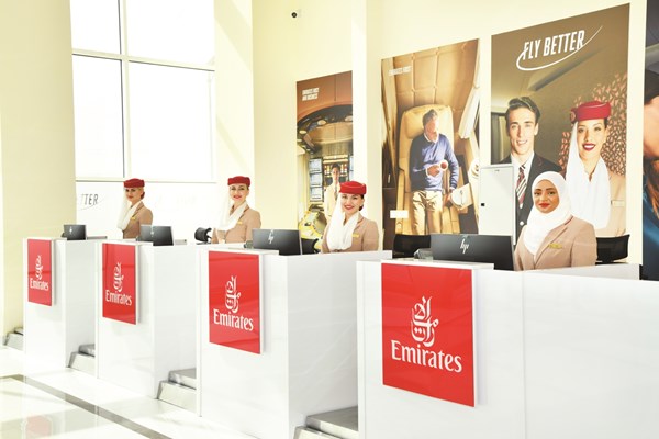 «طيران الإمارات» تتأهب لموسم سفر مزدحم في مطار دبي خلال ديسمبر