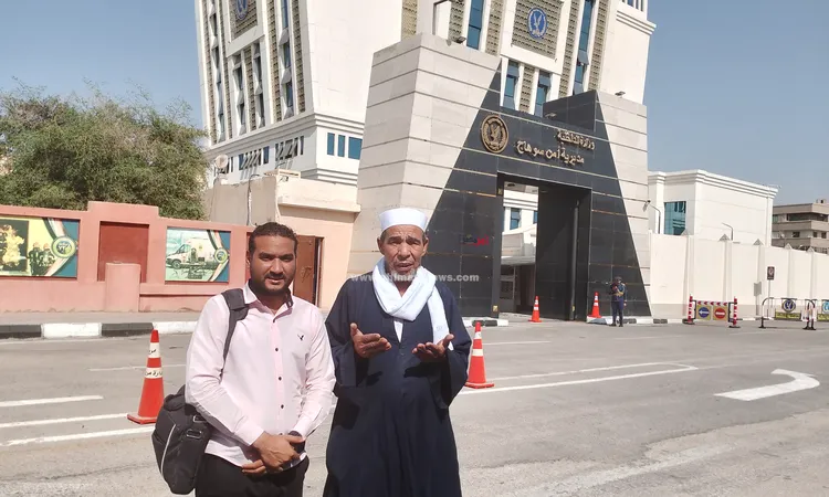جاره المسيحي “مايكل” قدّم له في قرعة الحج.. فرحة كبيرة للشيخ “ناجح ” أحد الفائزين بالقرعة بسوهاج: الفرحة مش سايعاني وهجيبله هدية