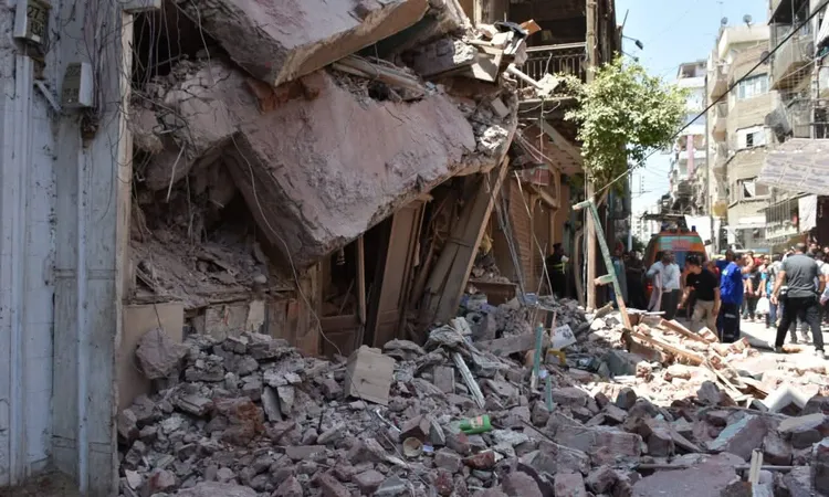 محافظ القاهرة يوجه بتقديم الرعاية الصحية اللازمة للمصابين بعقار الخليفة