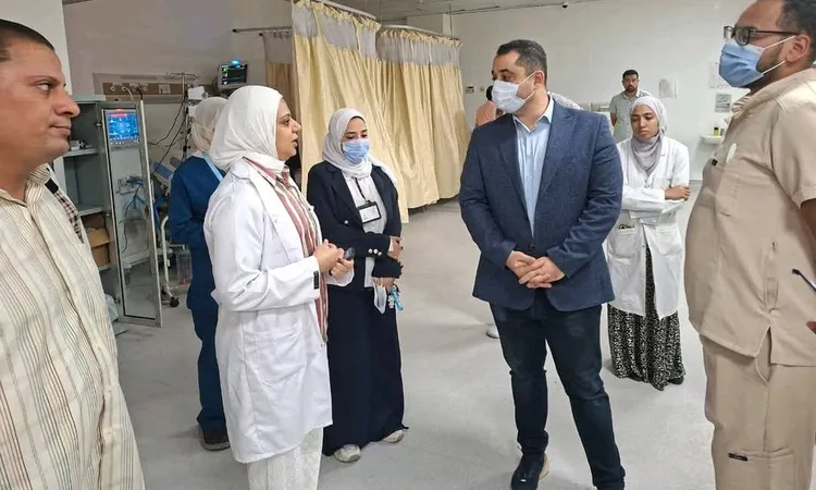 أثناء جولة تفقدية .. إحالة بعض العاملين للتحقيق داخل مستشفى بقنا