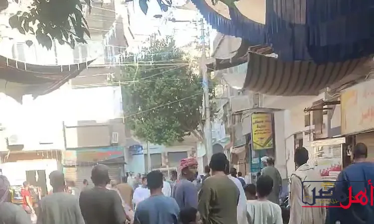شومة على الرأس.. إصابة شخص في مشاجرة بين بائعي الخضار بسوق في قنا