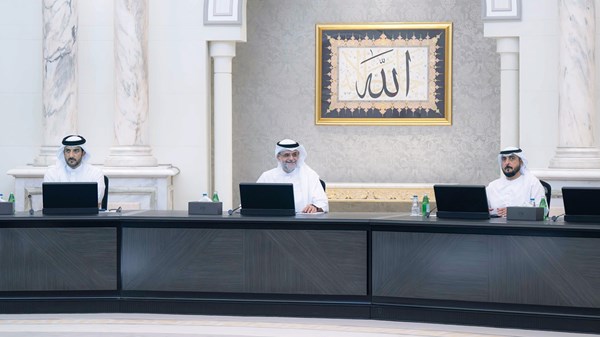«تنفيذي الشارقة» يطلع على تقرير نتائج أداء الموازنة العامة