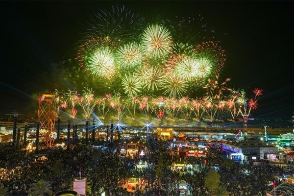 انطلاق فعاليات مهرجان الشيخ زايد بالوثبة.. و30 ألف زائر في يومه الأول