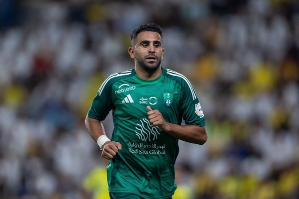 الأهلي يتفوق على الاتحاد في «قمة جدة»