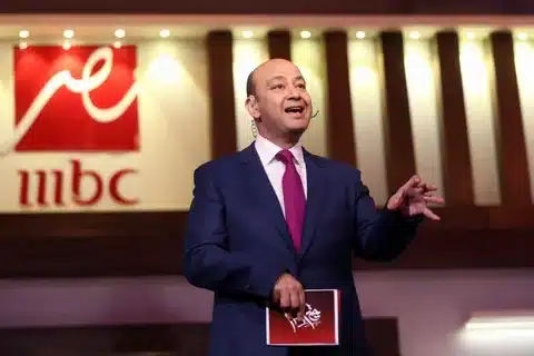 تعليق مثير وكوميدي من عمرو أديب بعد خطف الأهلي السوبر!