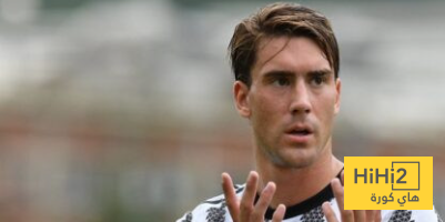 برشلونة يغلق باب فلاهوفيتش ويعيد تقييم موقفه من ليفاندوفسكي في صفقة الانتقالات