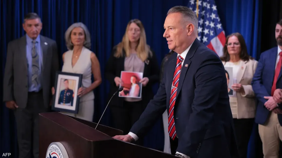 مدير وكالة الهجرة والجمارك الأمريكية يستقيل من منصبه