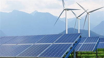 الطاقة المتجددة في مصر.. كيف تسهم مشروعات الرياح والشمس في خفض تكلفة الكهرباء وجذب الاستثمارات؟
