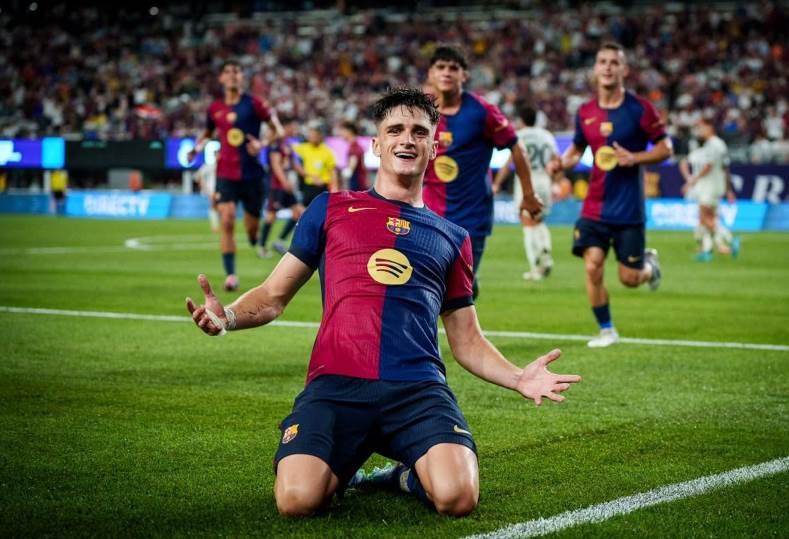 ستاد الاهلي :  برشلونة ينتظر هدية جديدة من ريال مدريد في الكلاسيكو.. حلم الثلاثية