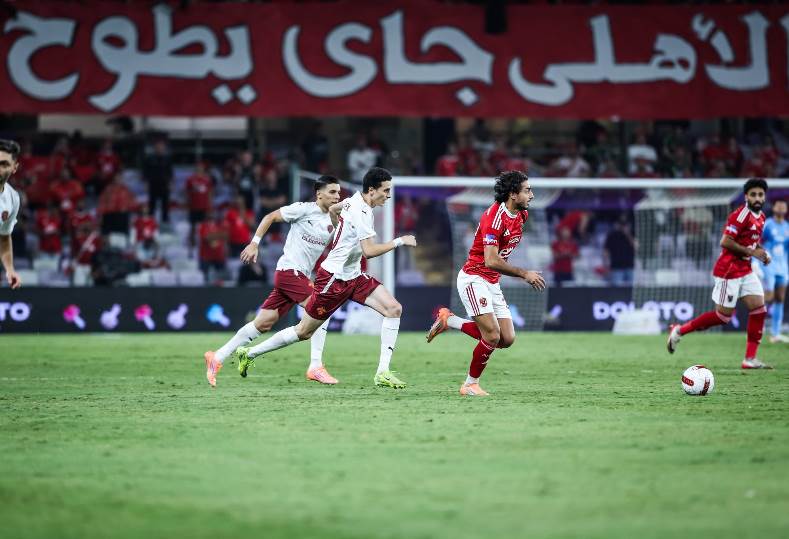 ستاد الاهلي :  ضربة موجعة قبل قمة الأهلي.. سيراميكا كليوباترا يفقد 11 لاعبًا دفعة واحدة
