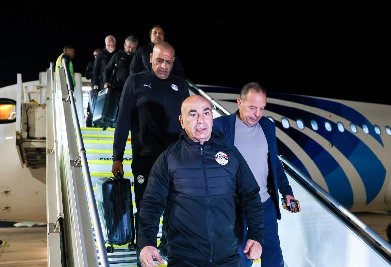 ستاد الاهلي :  لاعبو منتخب مصر يصلون إلى المطار استعدادًا لمغادرة إسبانيا (فيديو)
