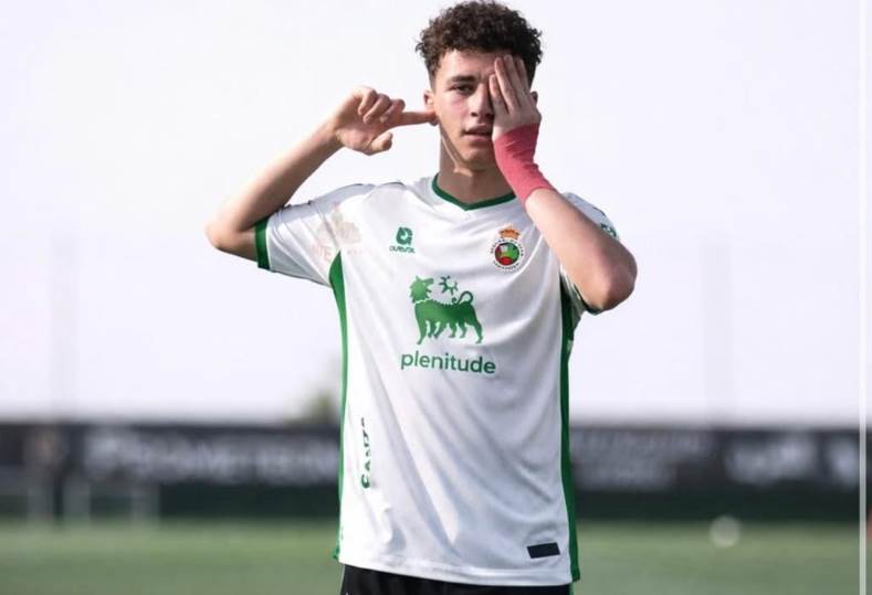 ستاد الاهلي :  وكيل بلال عطية: راسينج الإسباني اتفق مع الأهلي على ضمه.. وهذه تفاصيل عقده