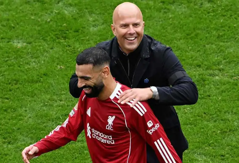 ستاد الاهلي :  سلوت: صلاح أسطورة حقيقية داخل وخارج الملعب.. وسيظل رمزًا في ليفربول