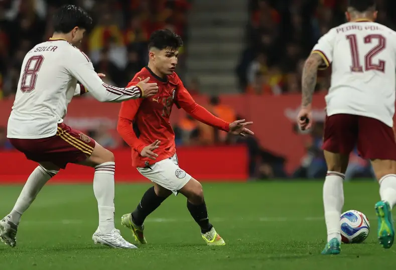 ستاد الاهلي :  عاجل | إصابة إسلام عيسى بقطع في الرباط الصليبي الأمامي للركبة اليسرى