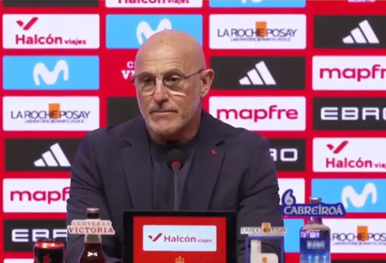 ستاد الاهلي :  مدرب إسبانيا يندد بالهتافات العنصرية ويؤكد: منتخب مصر قوي ومنظم