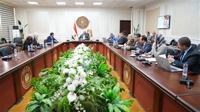 وزير العمل يلتقي وفد مبادرة “الاستثمار من أجل التوظيف”